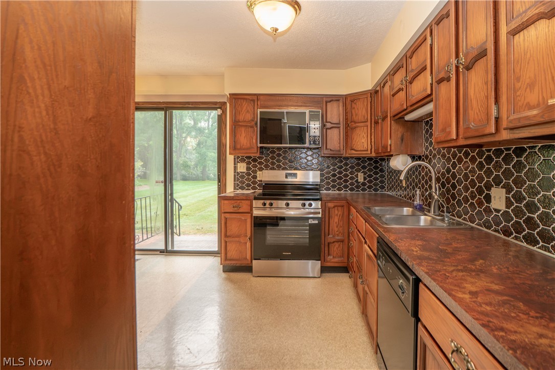 2421 Fairview Road Uniontown OH 44685