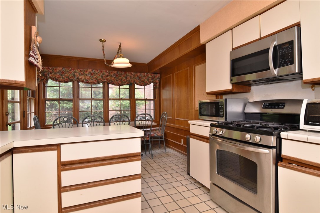 3483 Severn Road Cleveland Heights OH 44118