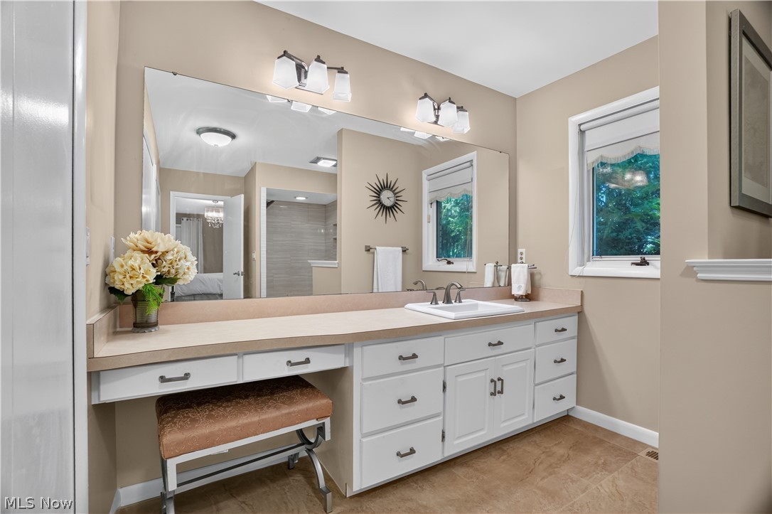 13635 Fox Hills Drive Novelty OH 44072