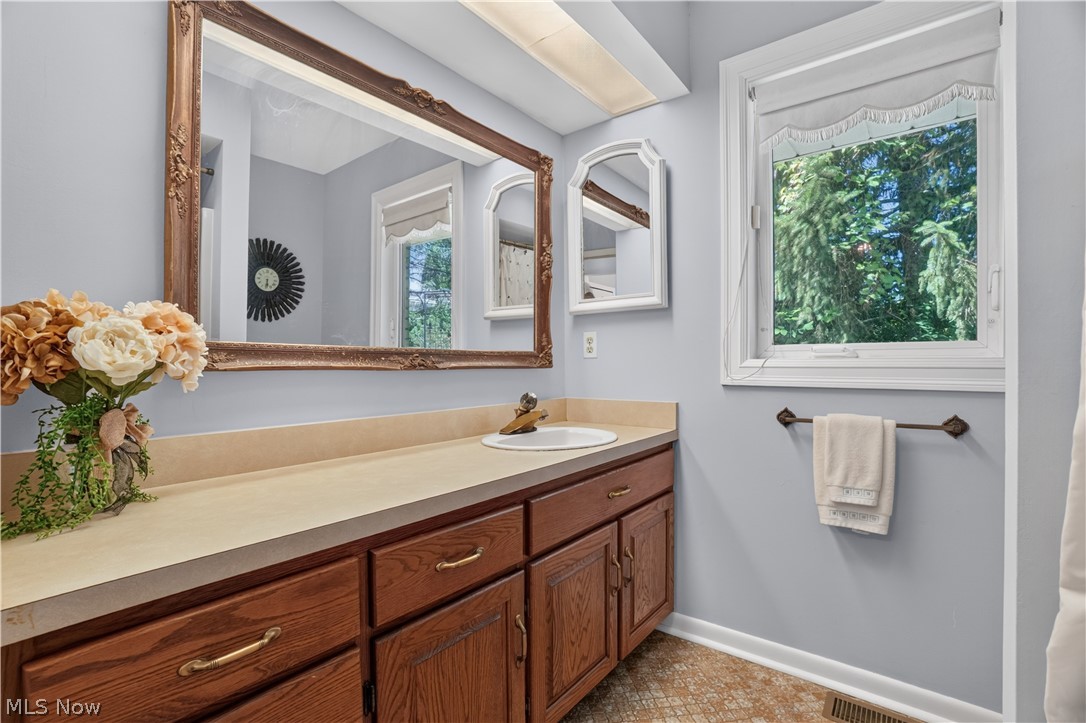 13635 Fox Hills Drive Novelty OH 44072