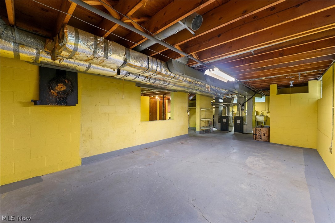 270 Benton Street Austintown OH 44515