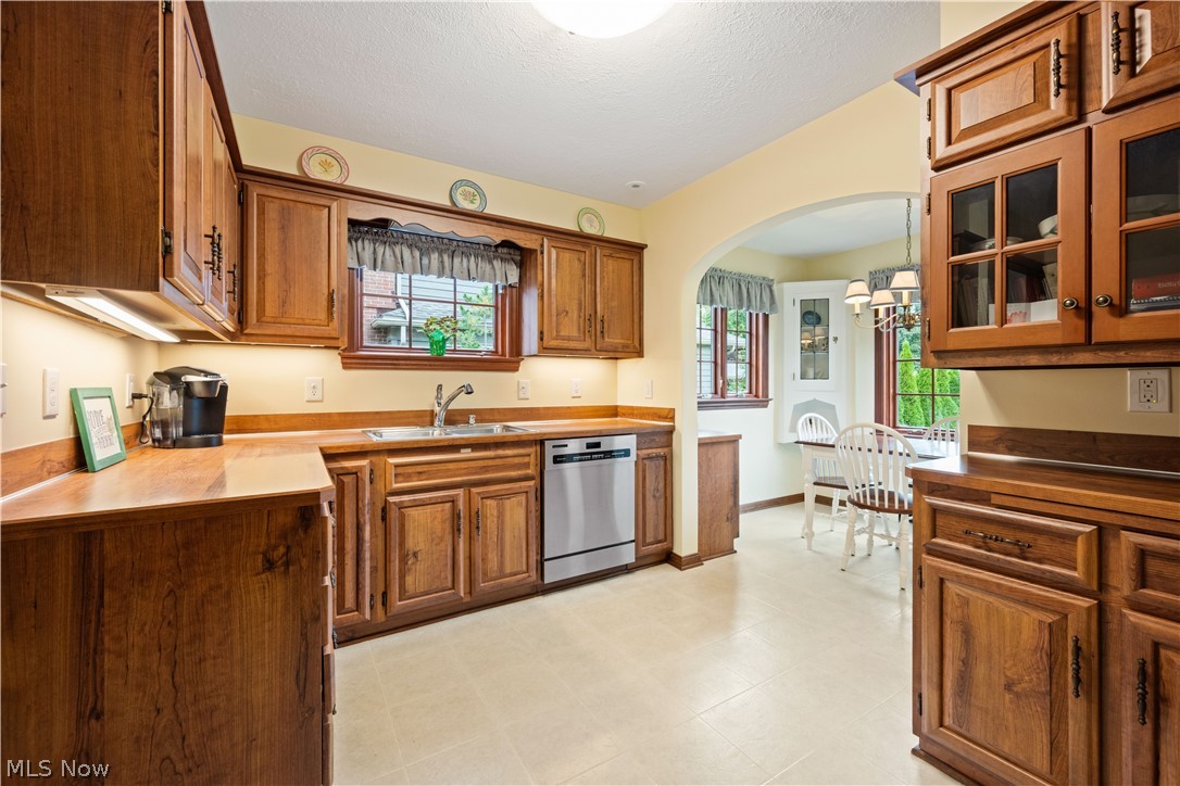 21398 Stratford Avenue Rocky River OH 44116