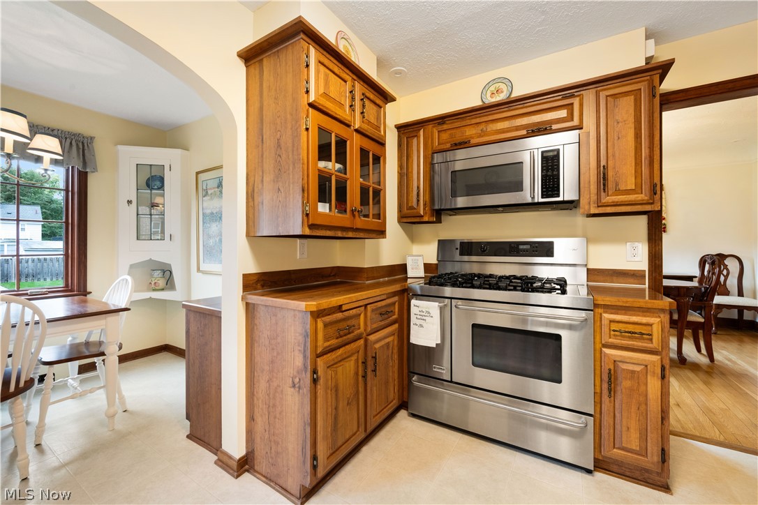 21398 Stratford Avenue Rocky River OH 44116