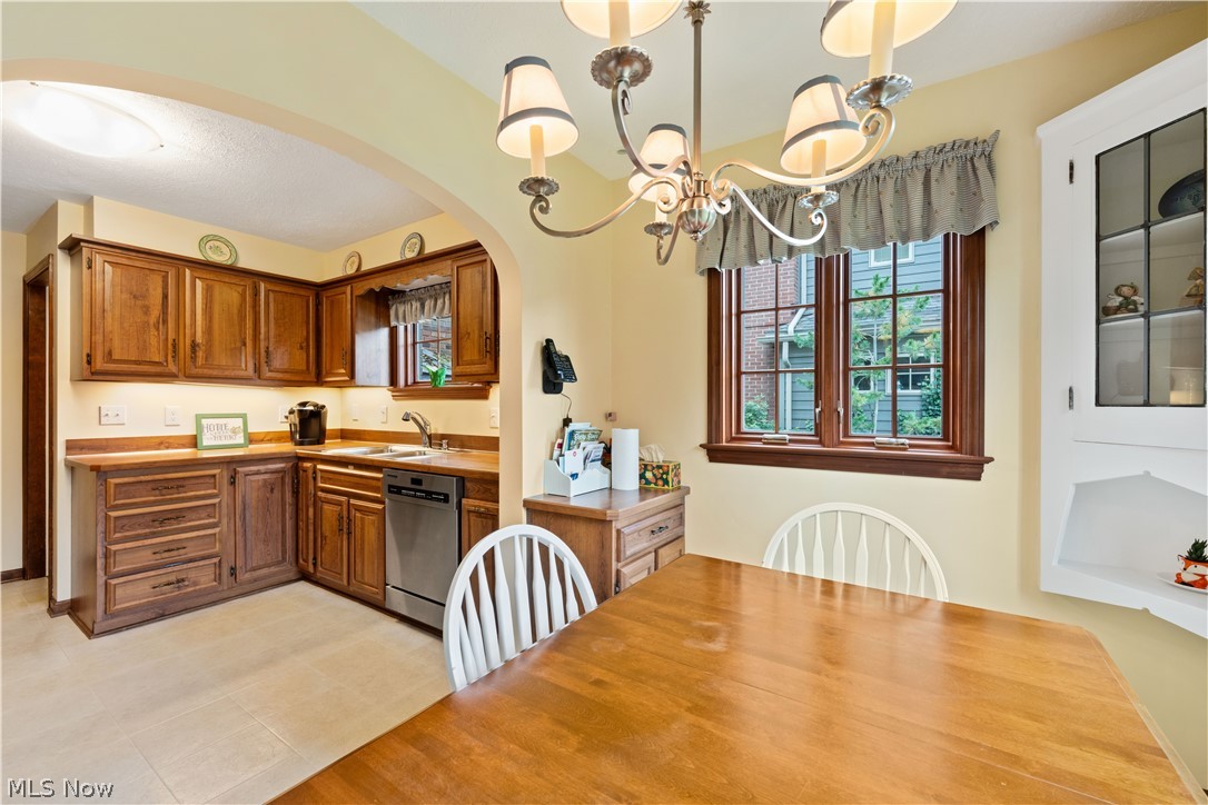 21398 Stratford Avenue Rocky River OH 44116
