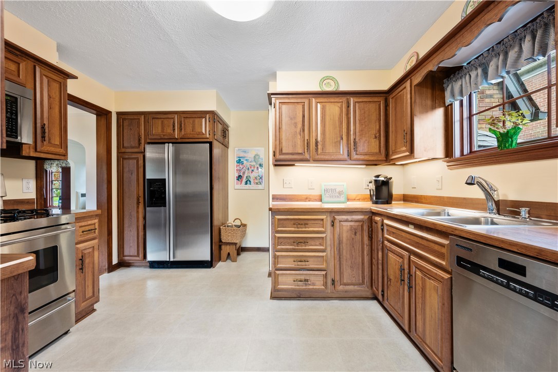 21398 Stratford Avenue Rocky River OH 44116