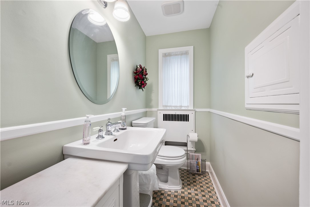 21398 Stratford Avenue Rocky River OH 44116