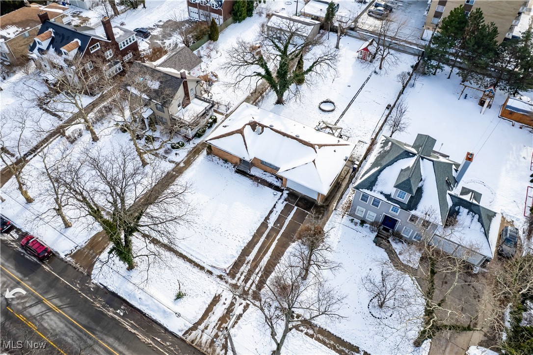 11317 Lake Avenue Cleveland OH 44102