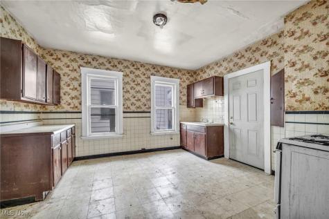 1012 E 72nd Street Cleveland OH 44103