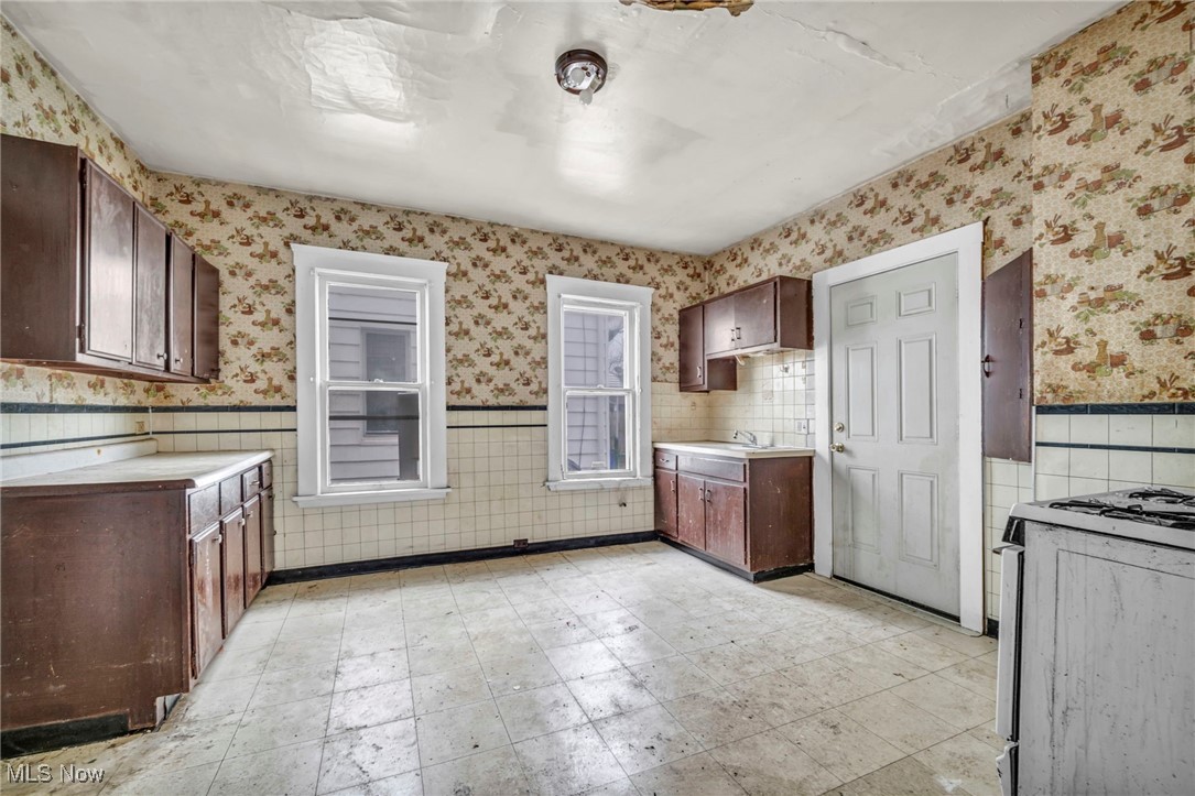 1012 E 72nd Street Cleveland OH 44103