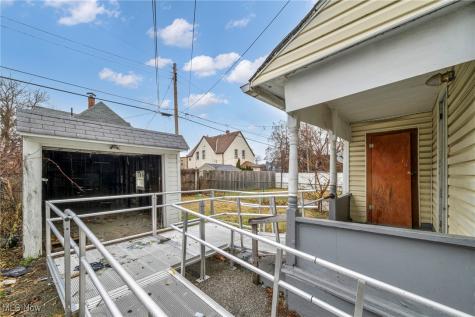 1012 E 72nd Street Cleveland OH 44103
