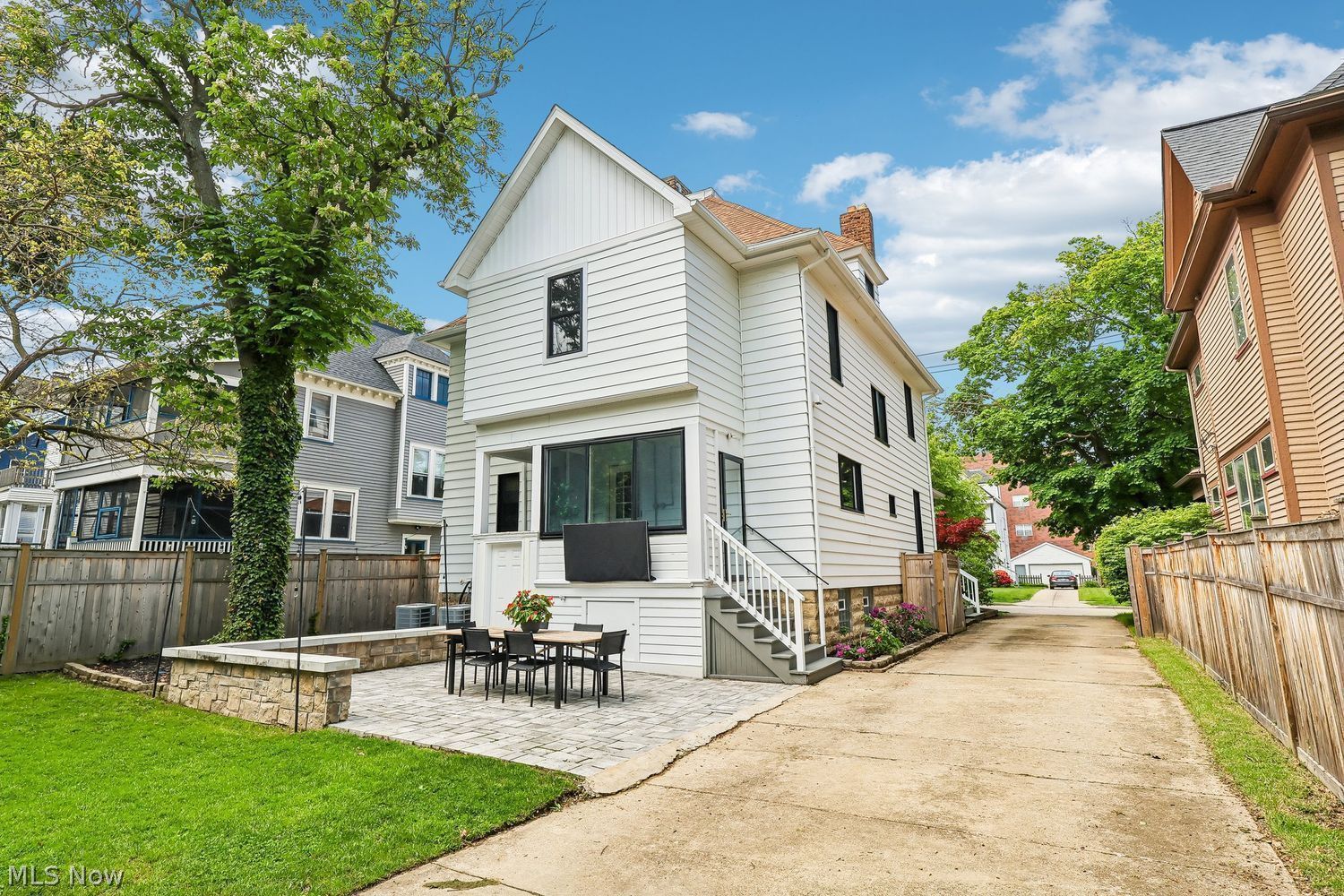 1367 Giel Avenue Lakewood OH 44107