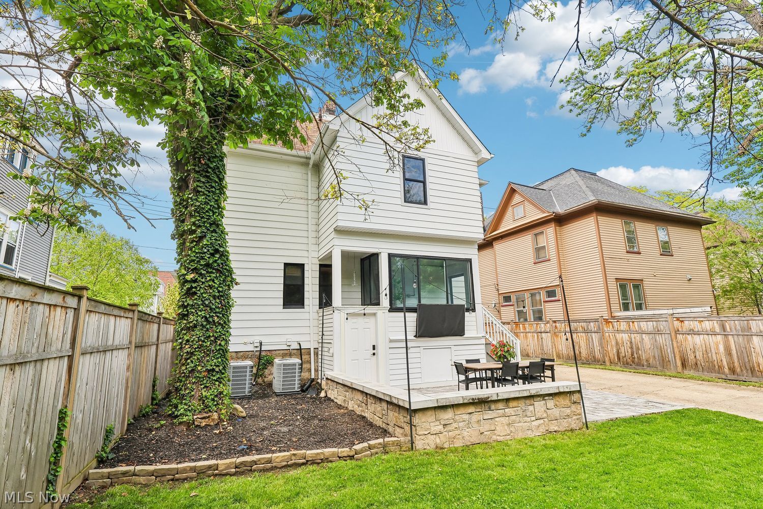 1367 Giel Avenue Lakewood OH 44107