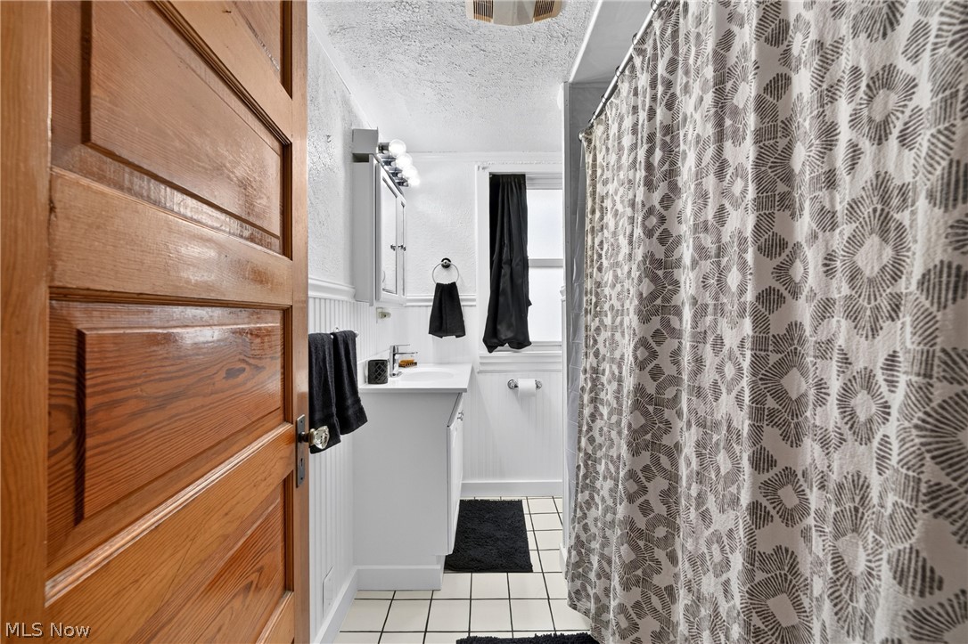 1462 Wyandotte Avenue Lakewood OH 44107