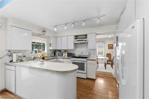 2619 S Green Road Beachwood OH 44122