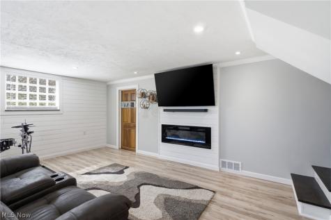 4043 Dennis Lane Brunswick OH 44212