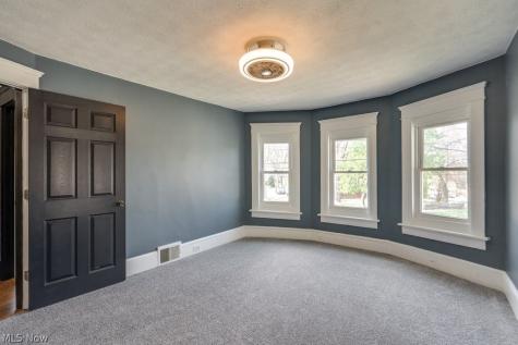 151 S Portage Path Akron OH 44302