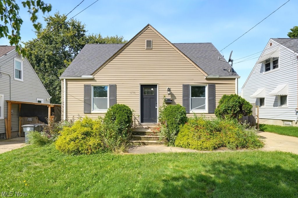 1696 Oakwood Avenue Akron OH 44301