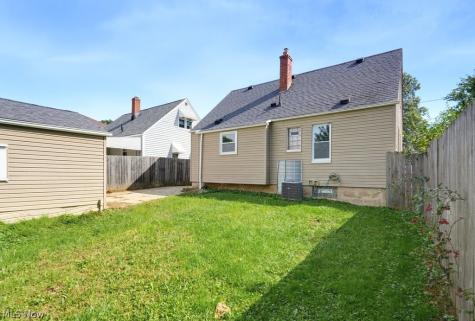 1696 Oakwood Avenue Akron OH 44301