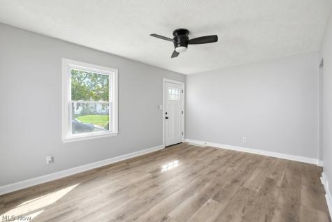 1696 Oakwood Avenue Akron OH 44301
