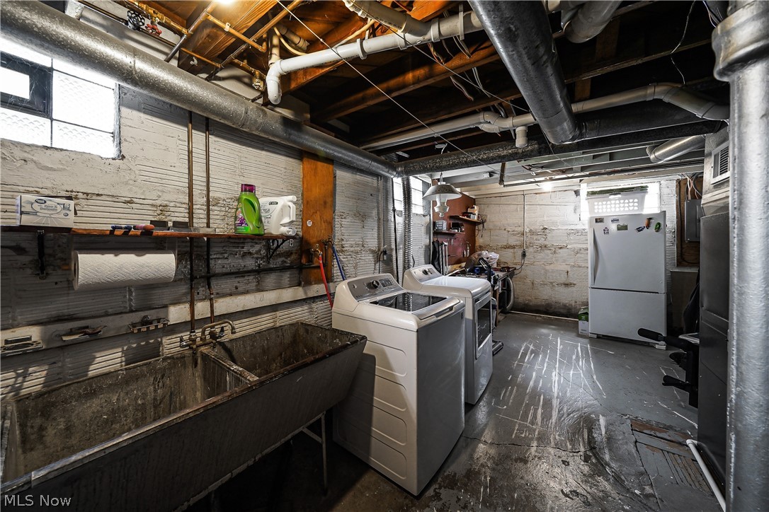 61 Hawk Avenue Akron OH 44312