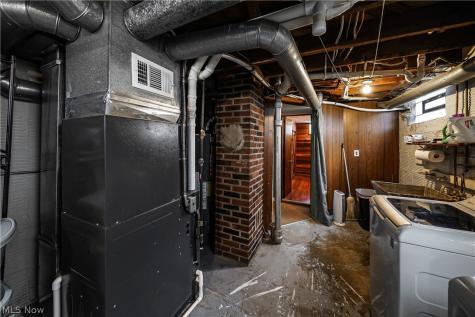 61 Hawk Avenue Akron OH 44312