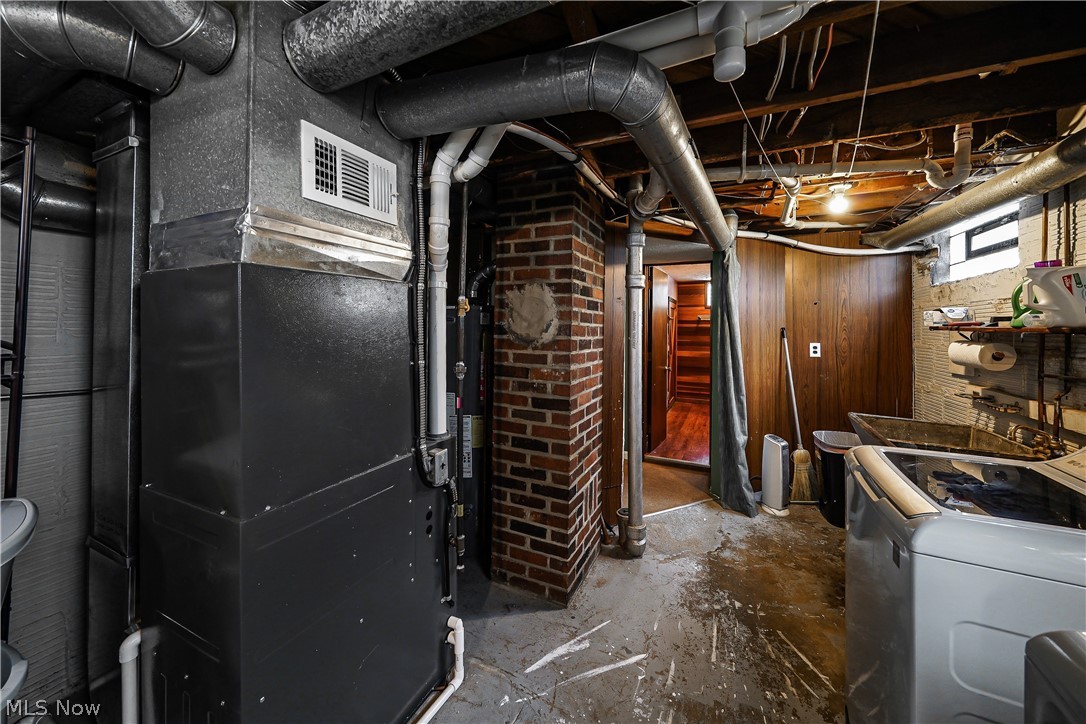 61 Hawk Avenue Akron OH 44312