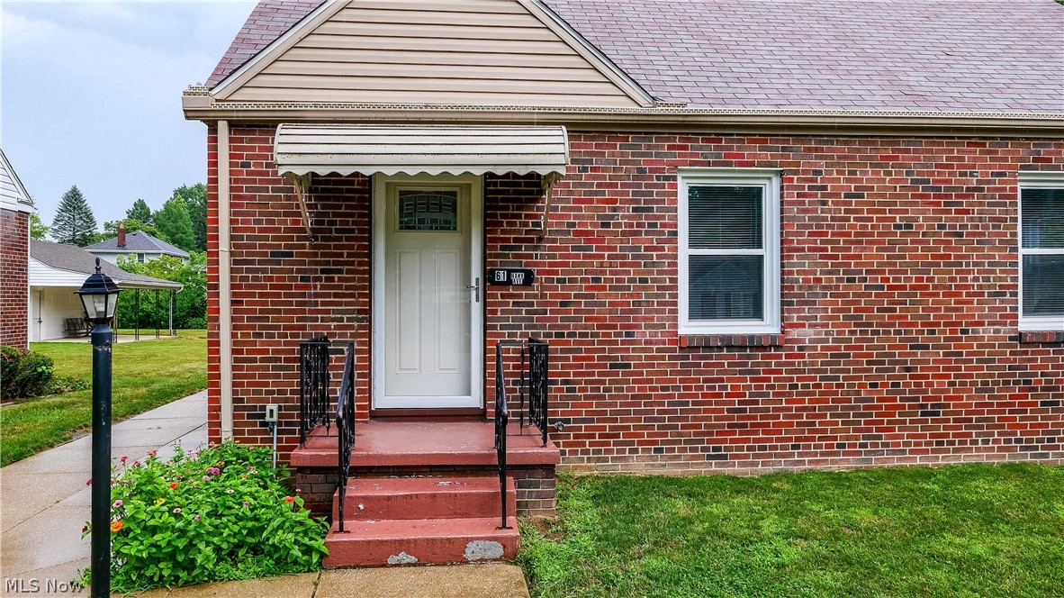 61 Hawk Avenue Akron OH 44312