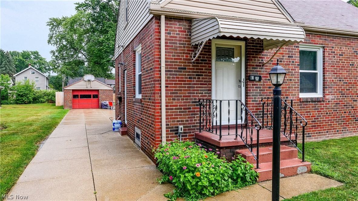 61 Hawk Avenue Akron OH 44312