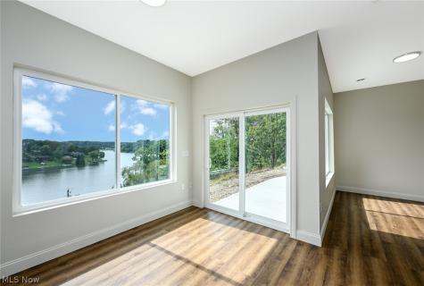 15 Huron Trail Malvern OH 44644