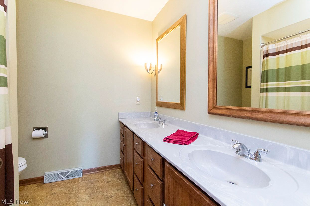 1477 S Hametown Road Copley OH 44321