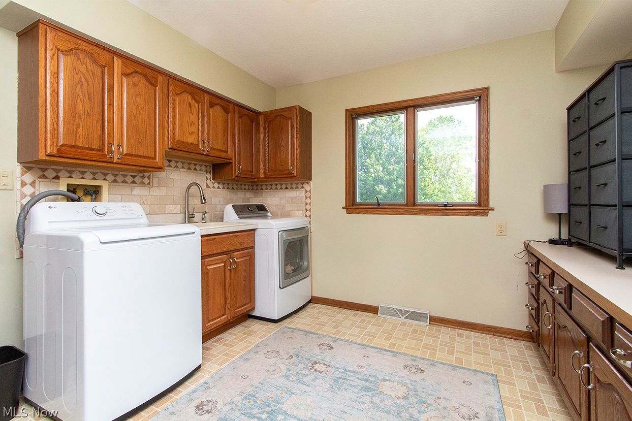 1477 S Hametown Road Copley OH 44321
