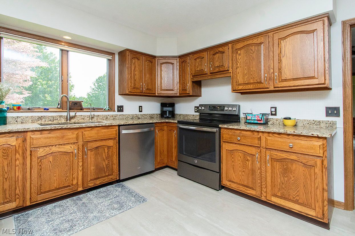 1477 S Hametown Road Copley OH 44321