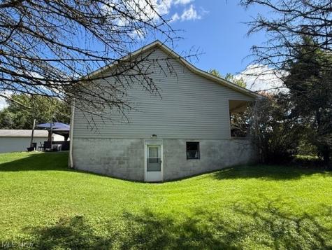 5271 Wilkes Road Atwater OH 44201