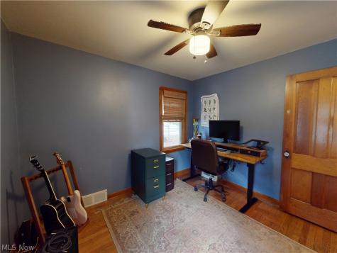 17914 Valleyview Avenue Cleveland OH 44135