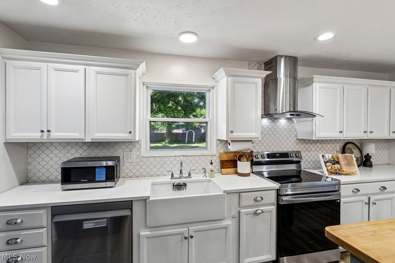6791 Nicoll Drive North Ridgeville OH 44039