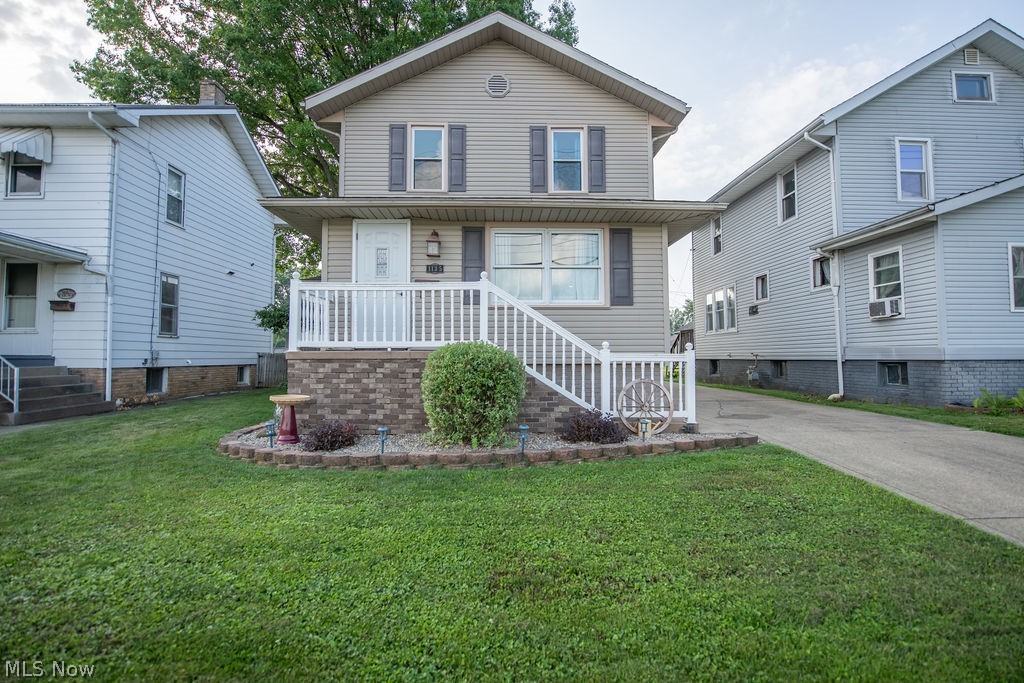 1135 Eastport Avenue Uhrichsville OH 44683