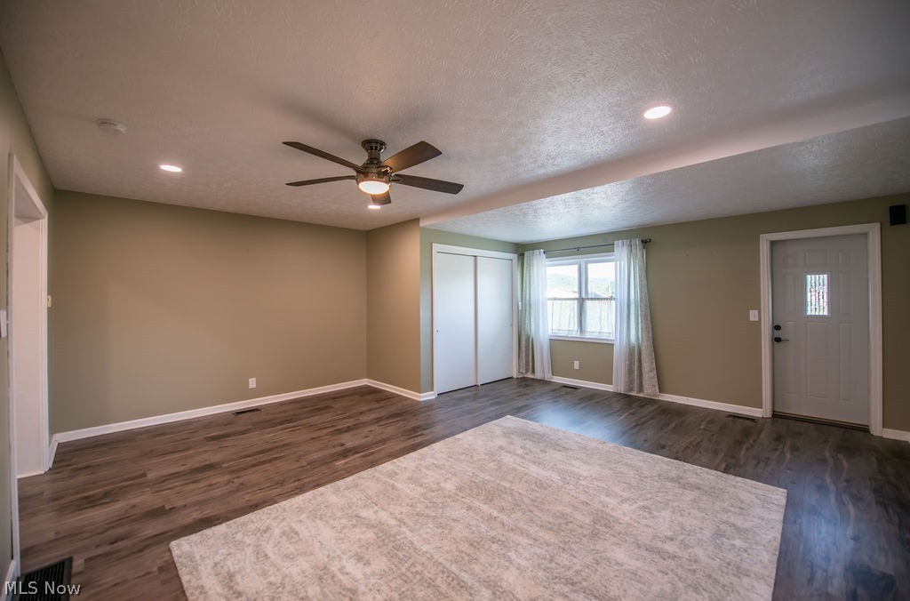 1135 Eastport Avenue Uhrichsville OH 44683