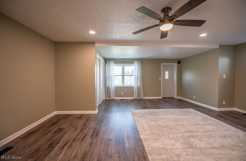 1135 Eastport Avenue Uhrichsville OH 44683