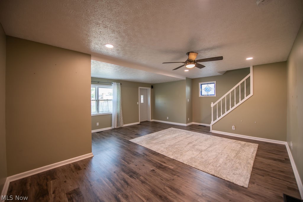 1135 Eastport Avenue Uhrichsville OH 44683