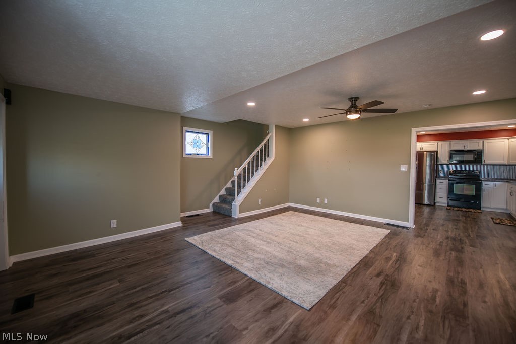 1135 Eastport Avenue Uhrichsville OH 44683