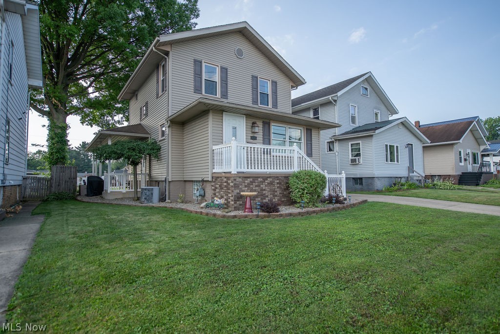 1135 Eastport Avenue Uhrichsville OH 44683