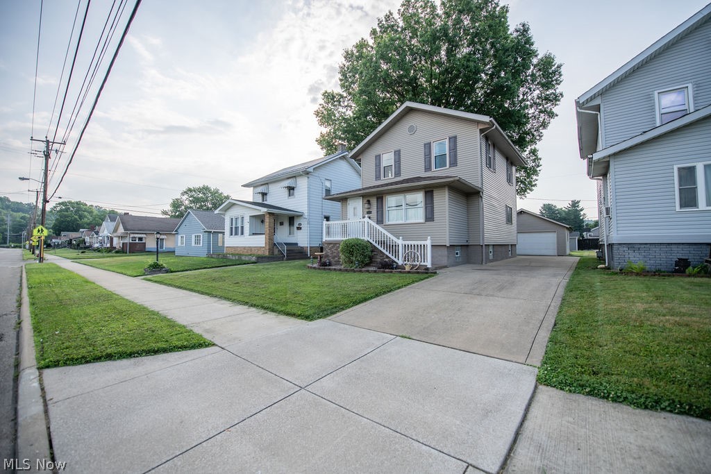 1135 Eastport Avenue Uhrichsville OH 44683