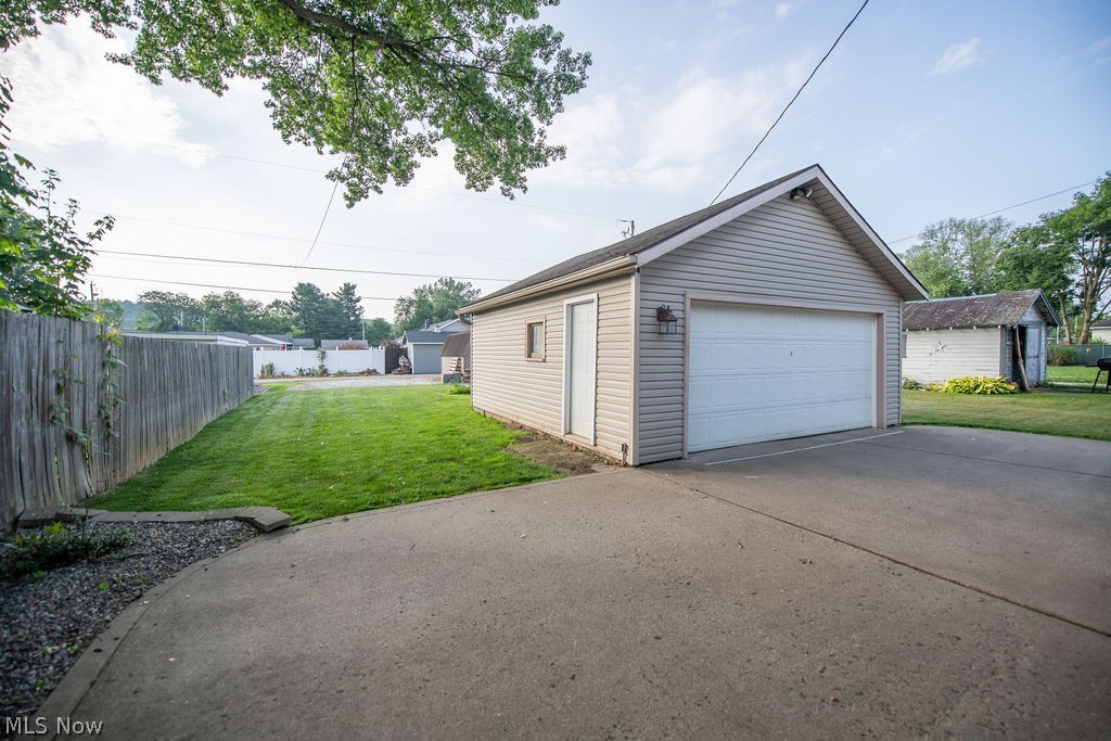 1135 Eastport Avenue Uhrichsville OH 44683