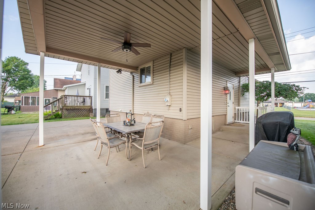 1135 Eastport Avenue Uhrichsville OH 44683