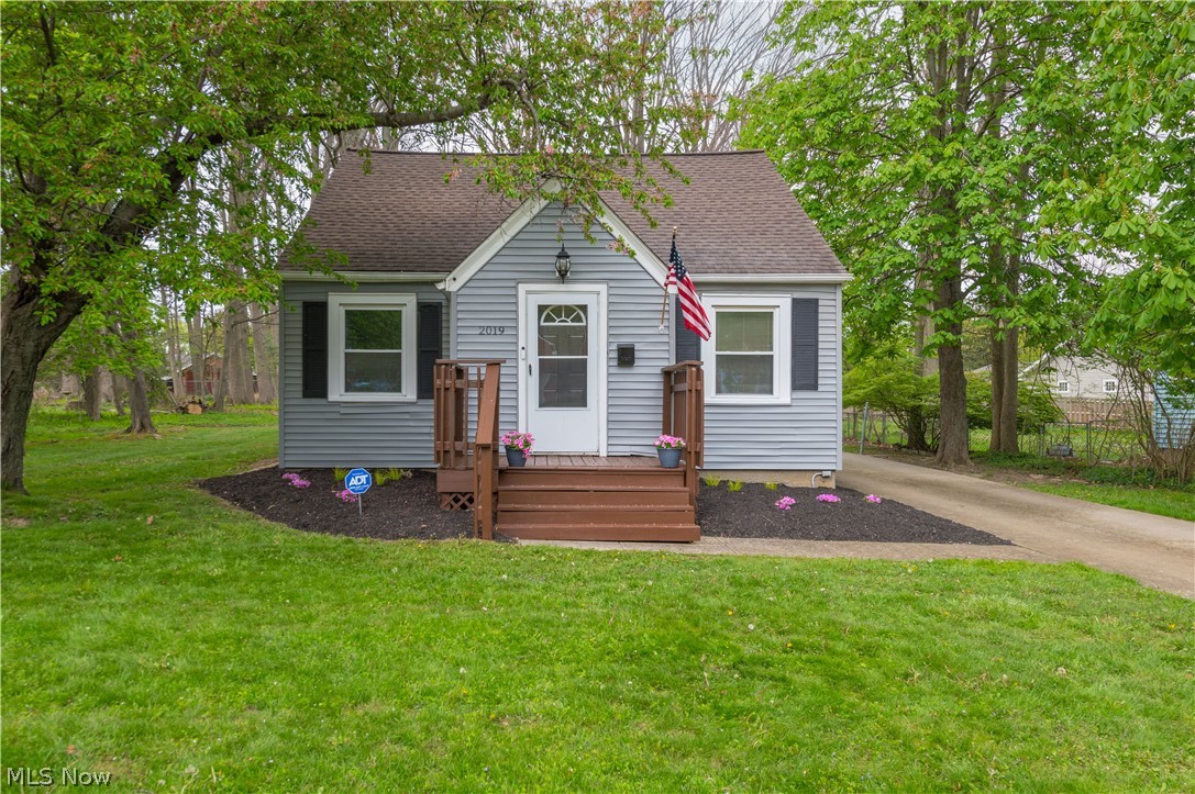 2019 Beverly Hills Drive Richmond Heights OH 44143