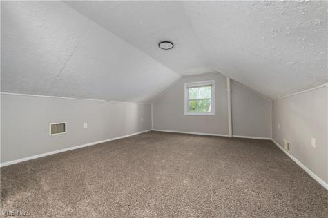 2019 Beverly Hills Drive Richmond Heights OH 44143
