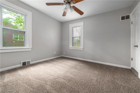 2019 Beverly Hills Drive Richmond Heights OH 44143