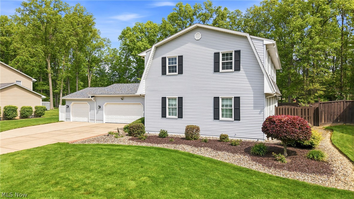 8965 Altura Drive NE Warren OH 44484