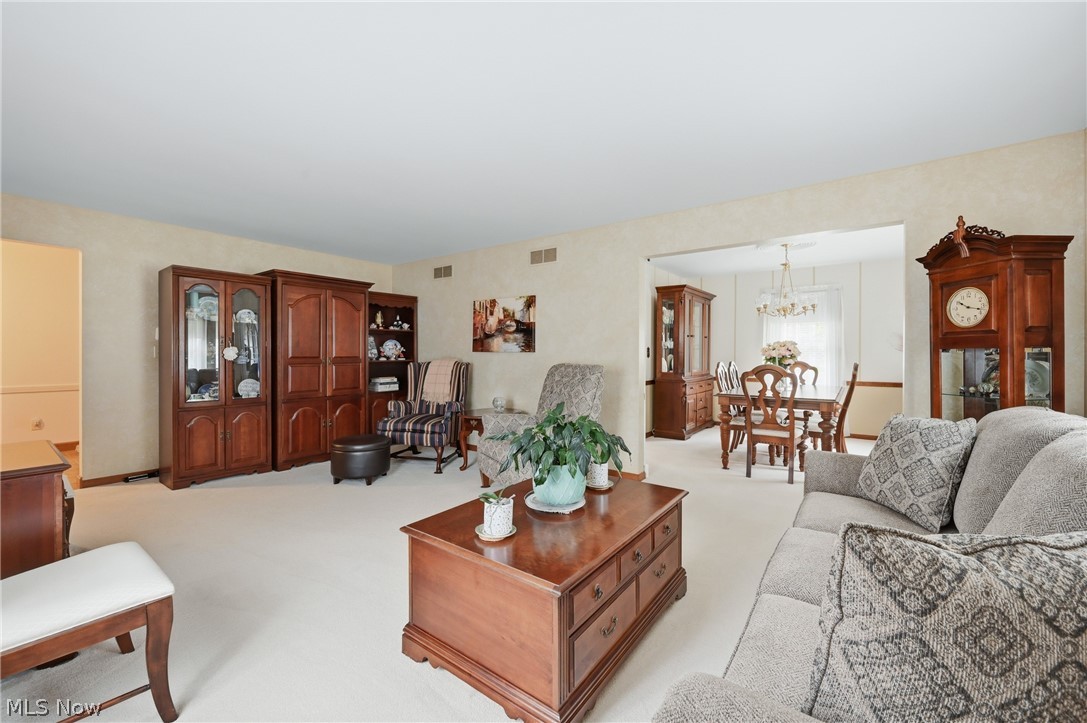 8965 Altura Drive NE Warren OH 44484