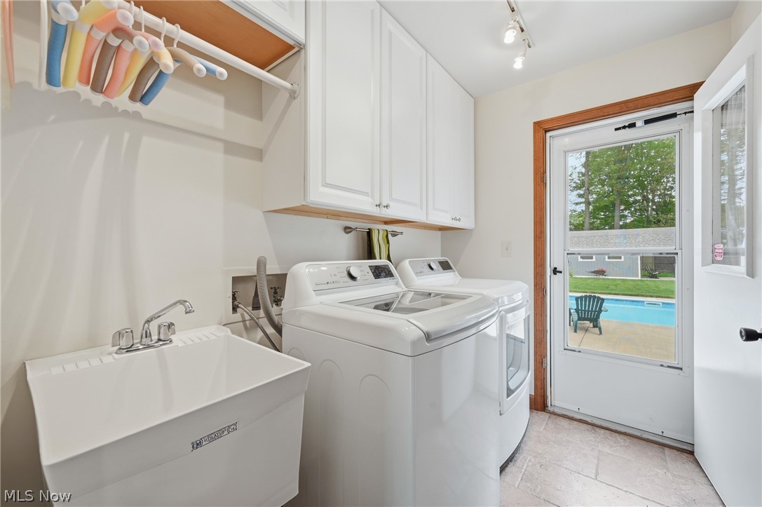 8965 Altura Drive NE Warren OH 44484